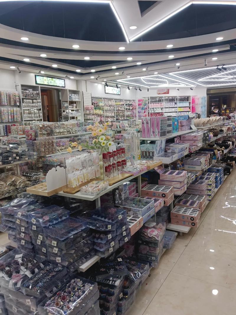 海口市可奋景百货店，一个你意想不到的购物天堂！今天我们就来聊聊这个在海口当地颇受欢迎的百货店。